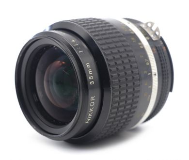 Светосильный объектив Nikon 35mm f/1.4 Nikkor