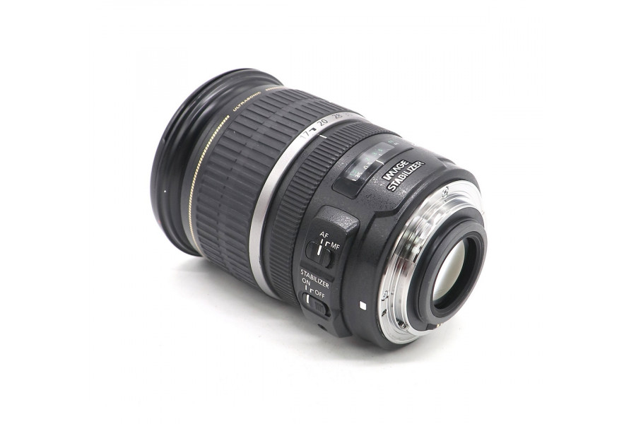 Объектив Canon EF-S 17-55mm F/2.8 IS USM в упаковке