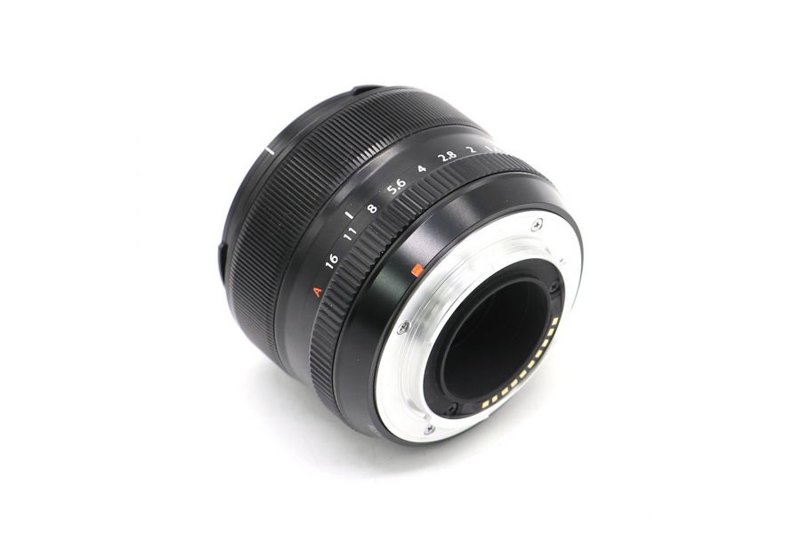 Широкоугольный Fujinon XF 35mm f/1.4 R в упаковке
