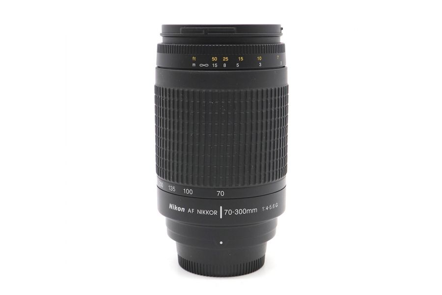 Объектив Nikon 70-300mm f/4-5.6G AF Nikkor в упаковке