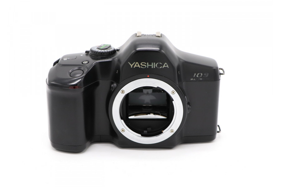 Зеркальный плёночный фотоаппарат Yashica 109 body