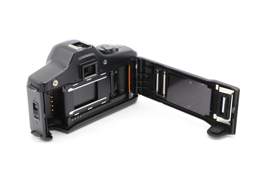 Зеркальный плёночный фотоаппарат Yashica 109 body