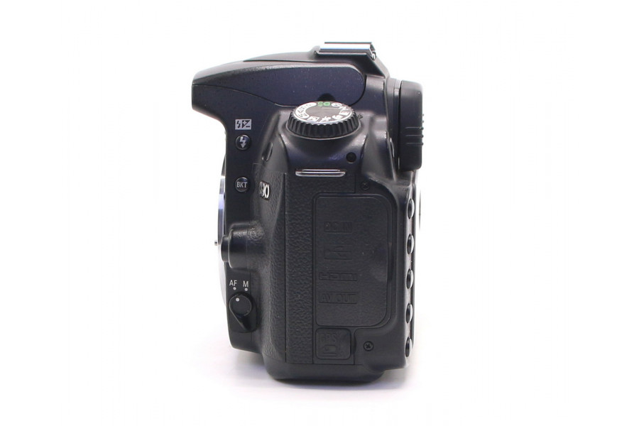 Nikon D90 body (пробег 96785 кадров)