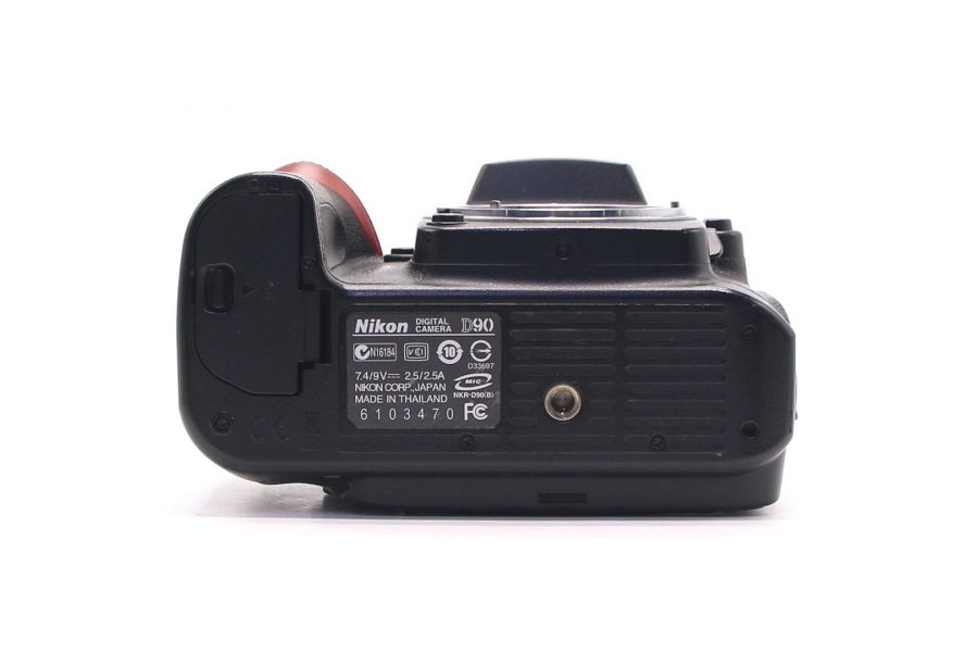 Nikon D90 body (пробег 96785 кадров)
