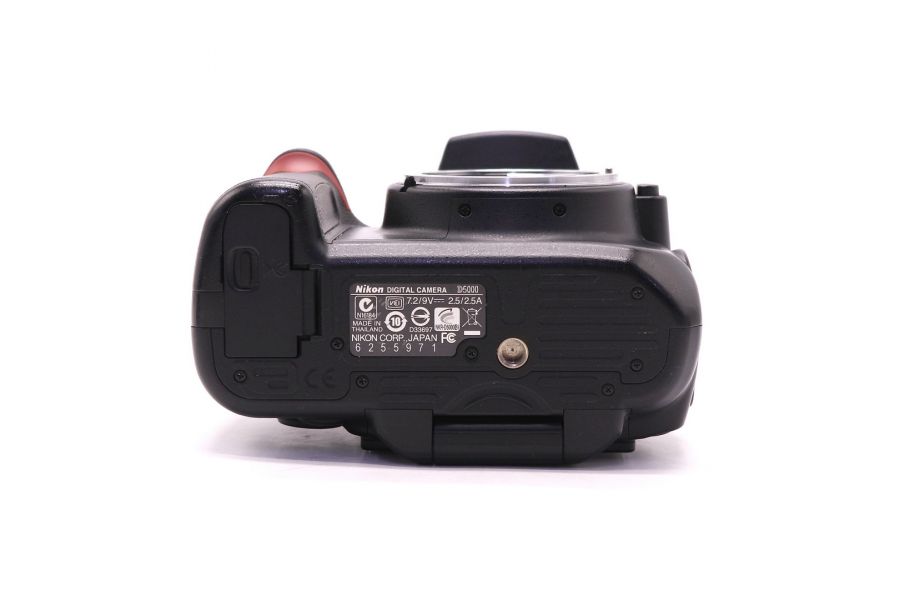 Nikon D5000 body (пробег 19515 кадров)