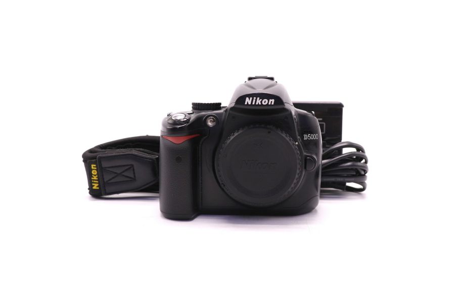 Nikon D5000 body (пробег 19515 кадров)