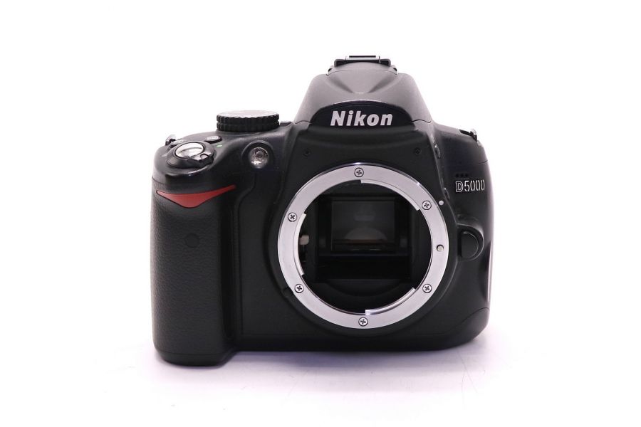 Nikon D5000 body в упаковке (пробег 10495 кадров) 