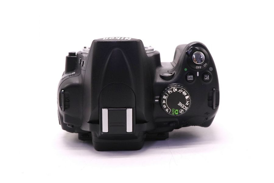 Nikon D5000 body в упаковке (пробег 10495 кадров) 