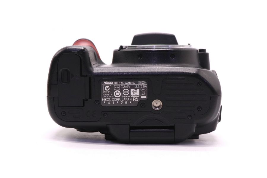 Nikon D5000 body в упаковке (пробег 10495 кадров) 