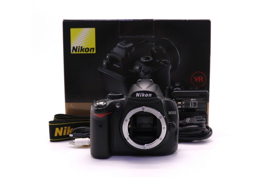 Nikon D5000 body в упаковке (пробег 10495 кадров) 