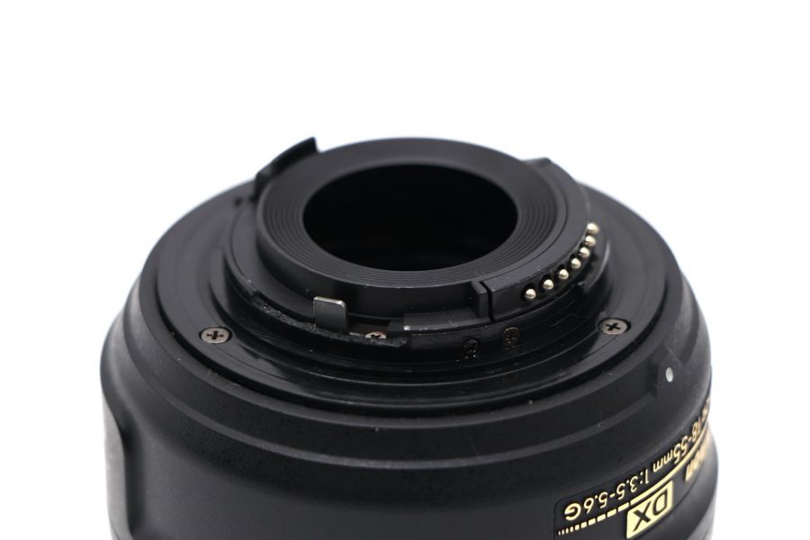 Объектив Nikon 18-55mm f /3.5-5.6G AF-S VR DX Nikkor 