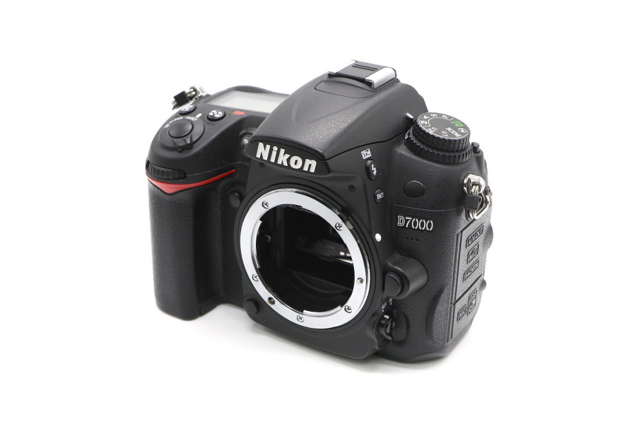 Nikon D7000 body в упаковке (пробег 6580 кадров)