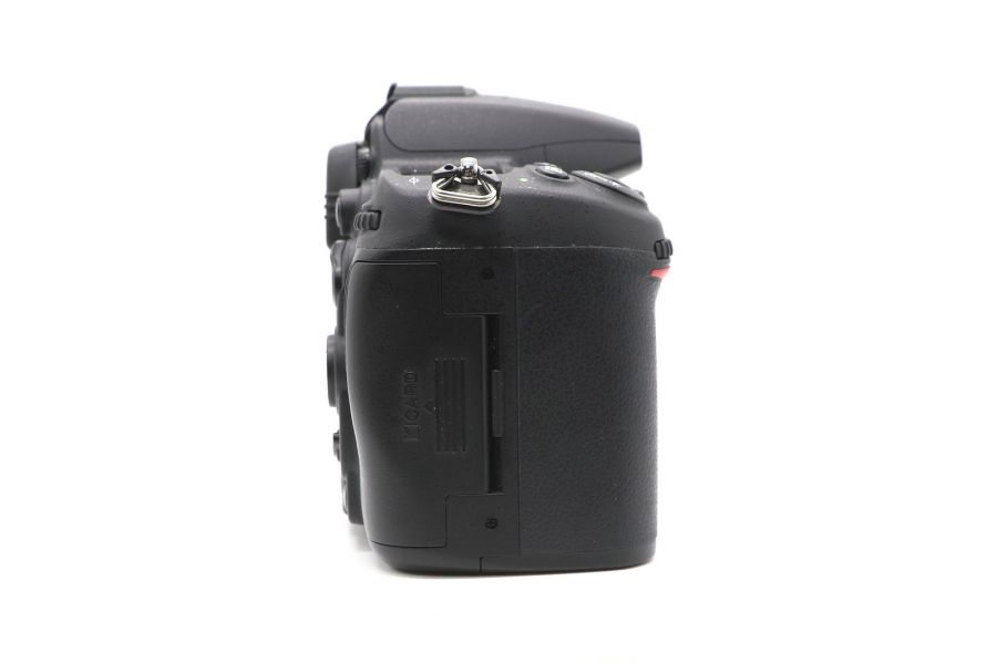 Nikon D7000 body в упаковке (пробег 6580 кадров)