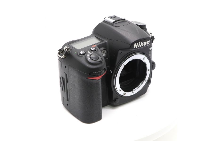 Nikon D7000 body в упаковке (пробег 6580 кадров)