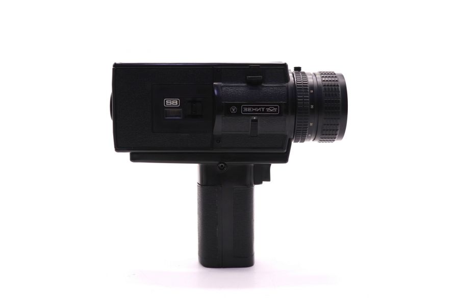 Любительская кинокамера Кварц 8XL (СССР, 1985г.)