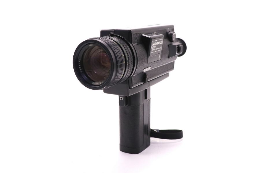 Любительская кинокамера Кварц 8XL (СССР, 1985г.)