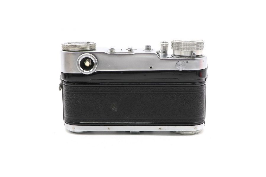 Пленочный фотоаппарат Ленинград body (ГОМЗ, 1964)
