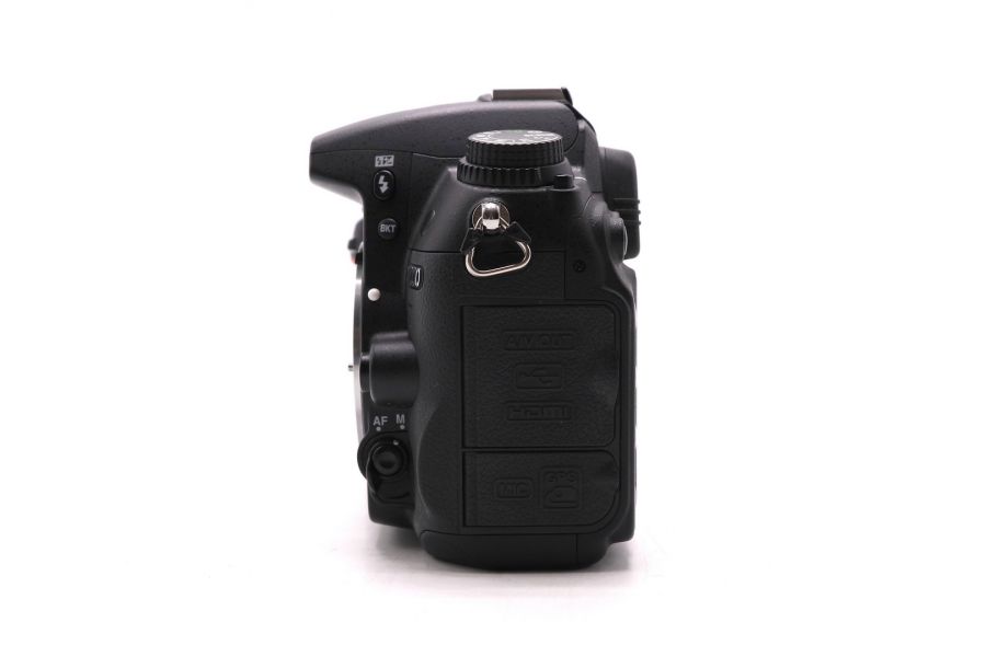 Фотокамера Nikon D7000 body (пробег 980 кадров)