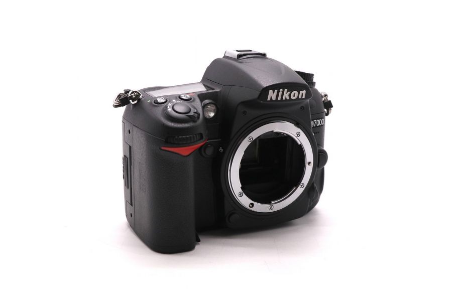 Фотокамера Nikon D7000 body (пробег 980 кадров)