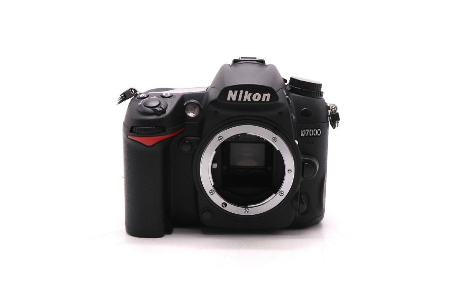 Фотокамера Nikon D7000 body (пробег 980 кадров)