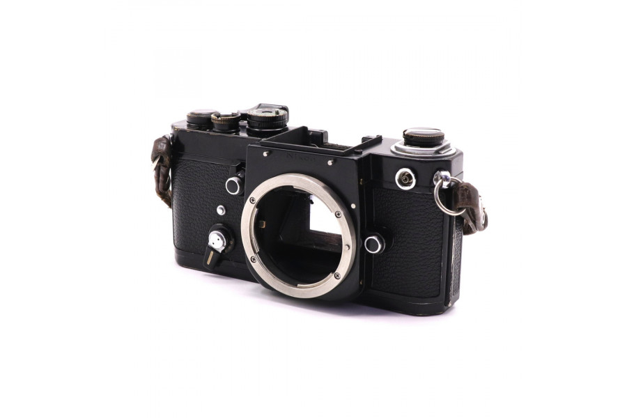 Зеркальный плёночный фотоаппарат Nikon F2 body