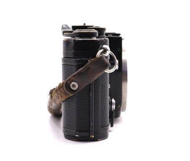 Зеркальный плёночный фотоаппарат Nikon F2 body