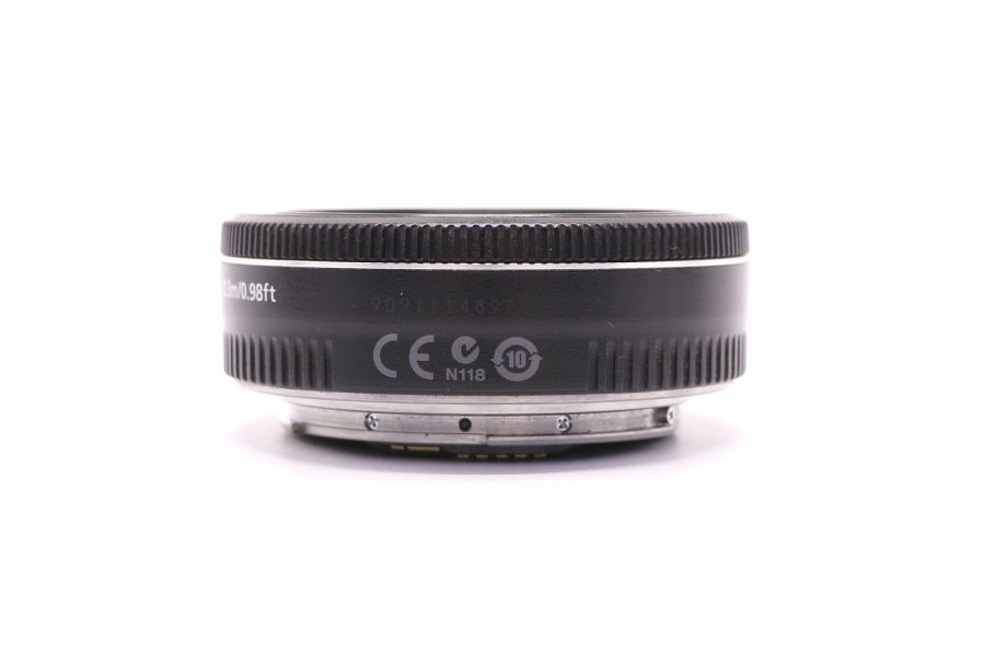 Полнокадровый объектив Canon EF 40mm f/2.8 STM 