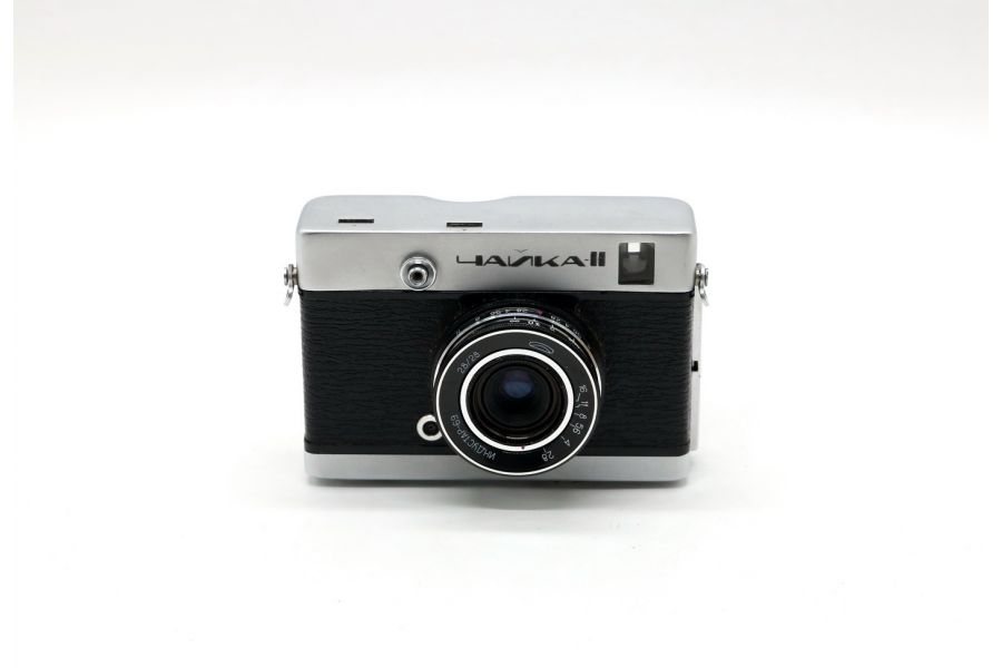 Советский полуформатный фотоаппарат Чайка 2 (1970)