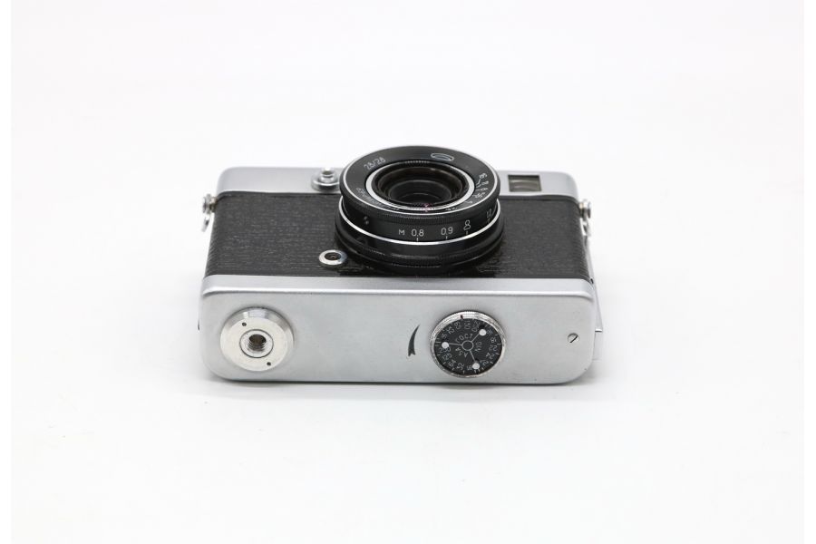 Советский полуформатный фотоаппарат Чайка 2 (1970)