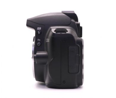 Nikon D3000 body (пробег 25000 кадров)
