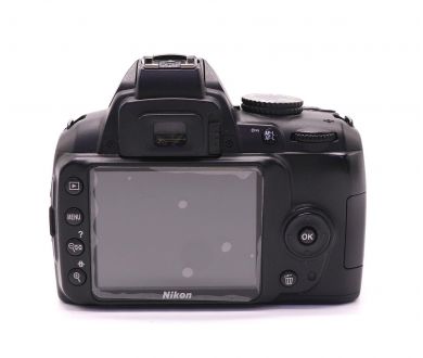 Nikon D3000 body (пробег 25000 кадров)