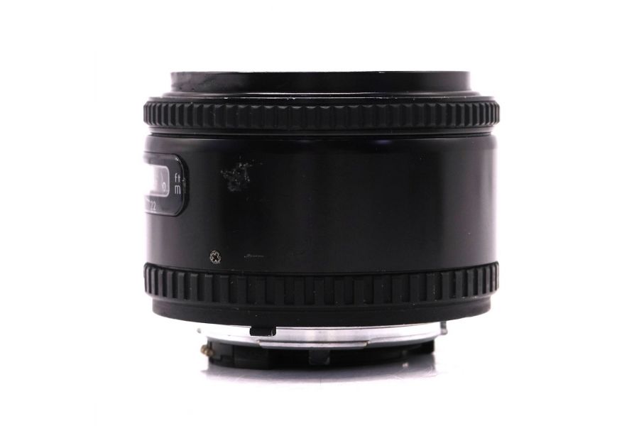 Sigma Super-Wide II 24mm f/2.8 Multi-Coated для Nikon F