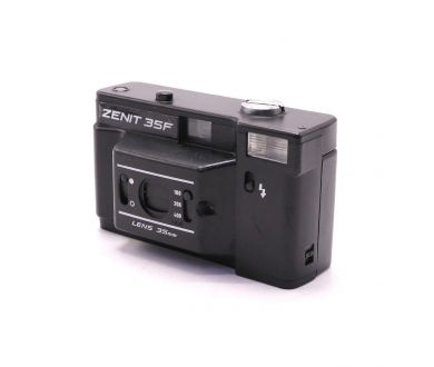 Советский простейший фотоаппарат Zenit 35F