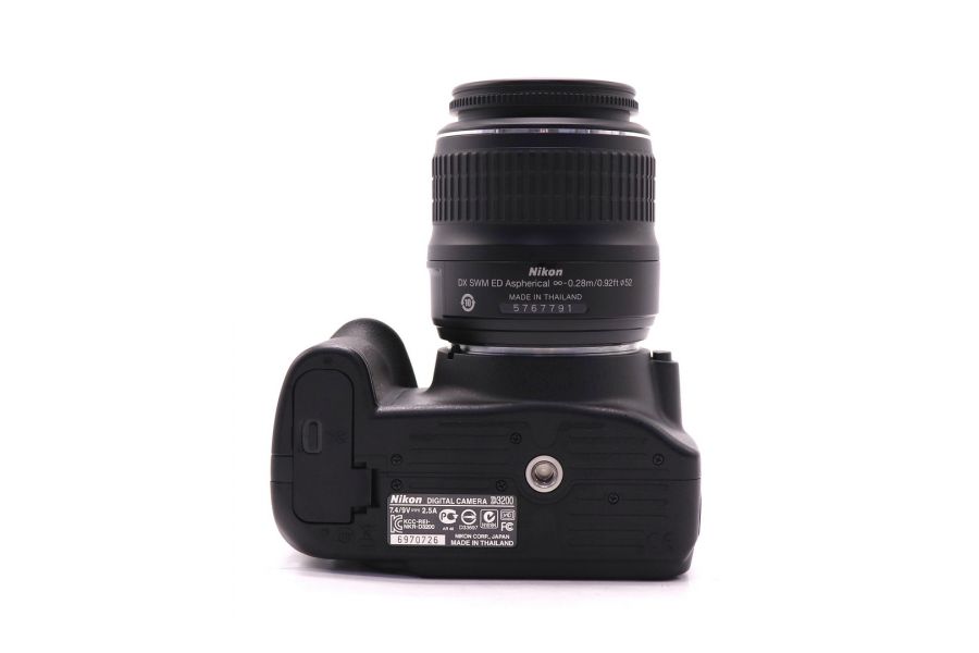 Nikon D3200 kit (пробег 1335 кадров)