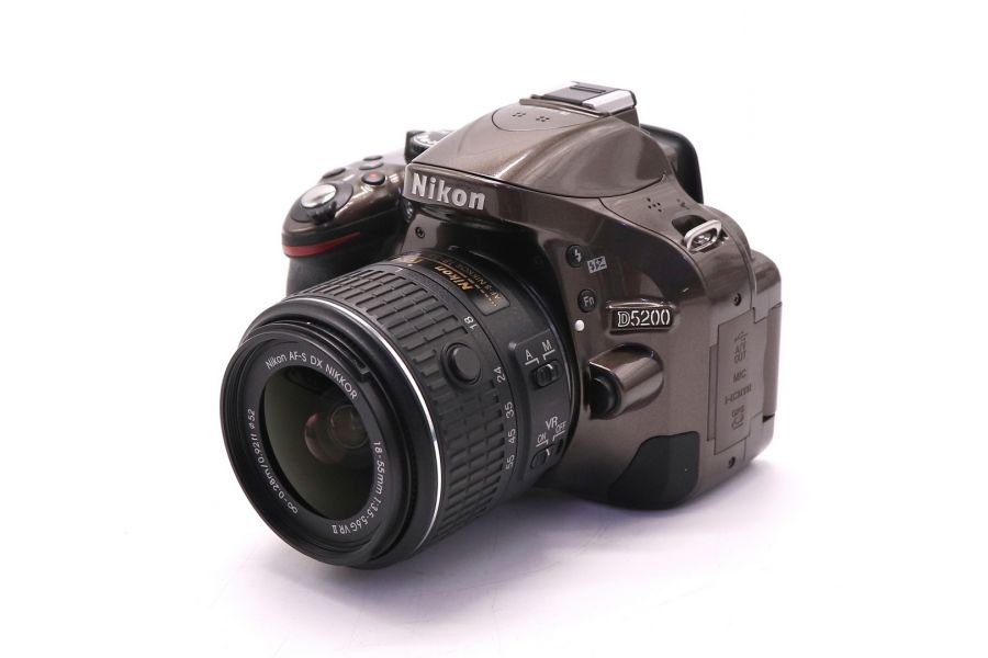 Фотокамера Nikon D5200 kit в упаковке (пробег 6740 кадров)