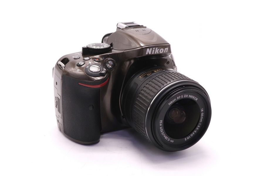Фотокамера Nikon D5200 kit в упаковке (пробег 6740 кадров)