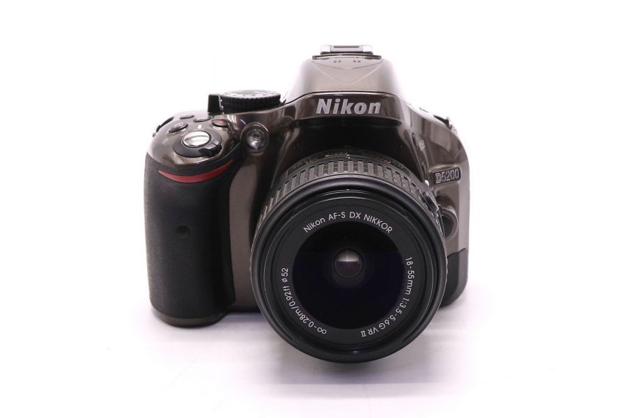 Фотокамера Nikon D5200 kit в упаковке (пробег 6740 кадров)