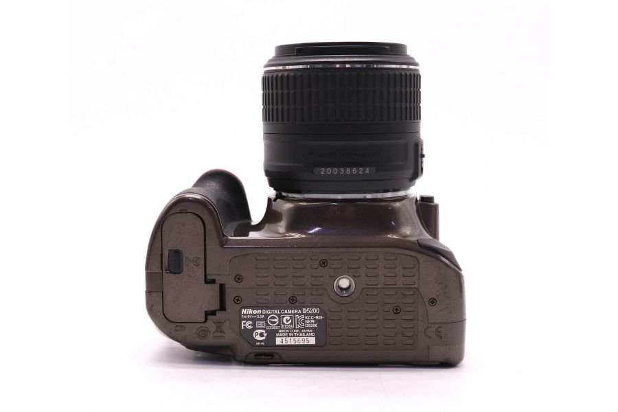 Фотокамера Nikon D5200 kit в упаковке (пробег 6740 кадров)