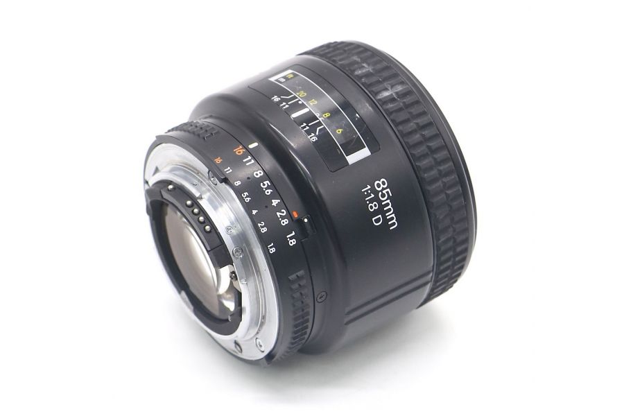 Портретный объектив Nikon 85mm f/1.8D AF Nikkor
