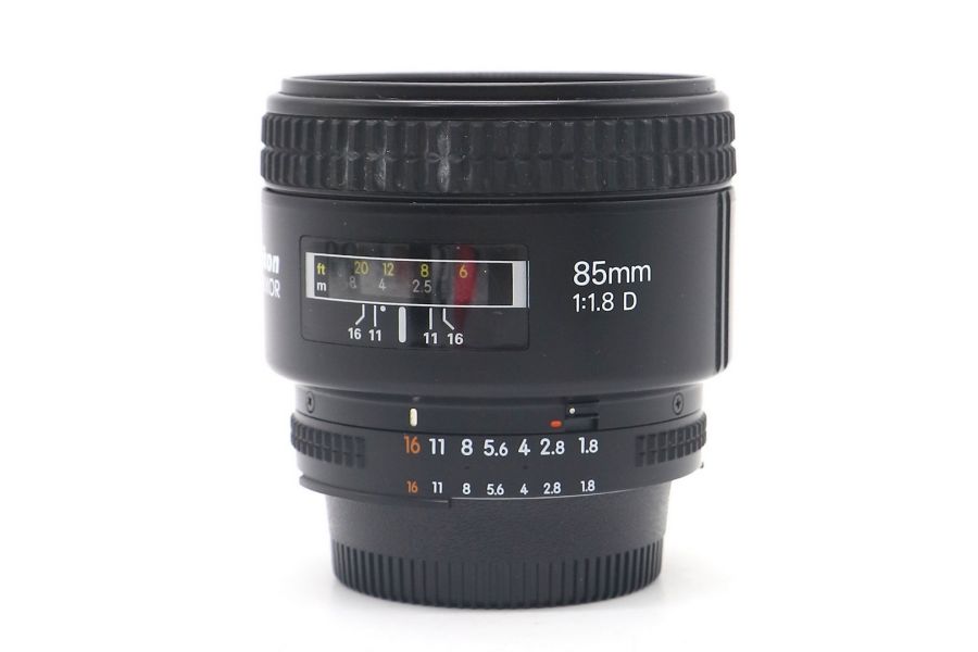Портретный объектив Nikon 85mm f/1.8D AF Nikkor