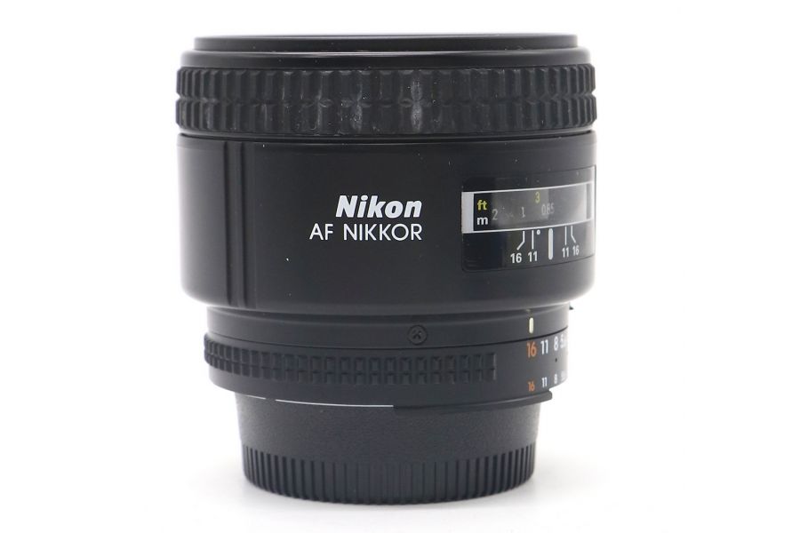 Портретный объектив Nikon 85mm f/1.8D AF Nikkor