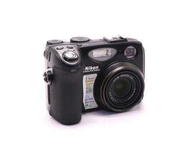 Фотокамера компактная Nikon Coolpix 5400 в упаковке