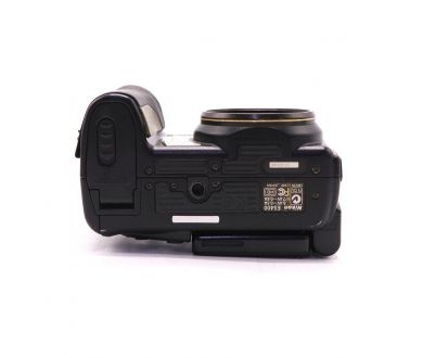 Фотокамера компактная Nikon Coolpix 5400 в упаковке