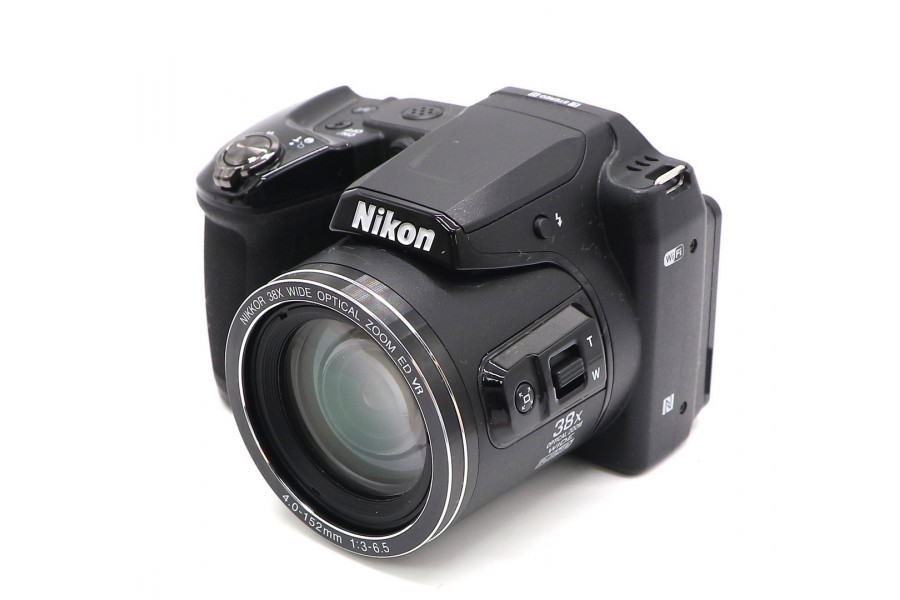 Красный цифровой фотоаппарат Nikon Coolpix L840