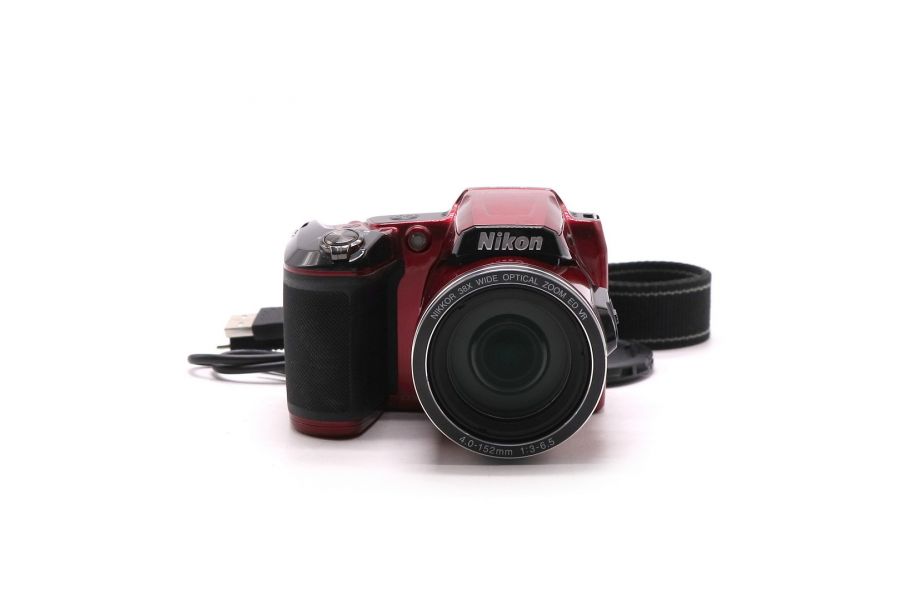 Красный цифровой фотоаппарат Nikon Coolpix L840