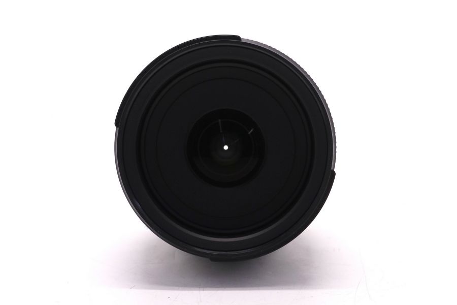 Объектив Tamron 24mm f/2.8 Di III OSD Sony E в упаковке