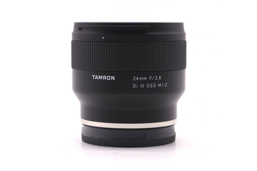 Объектив Tamron 24mm f/2.8 Di III OSD Sony E в упаковке