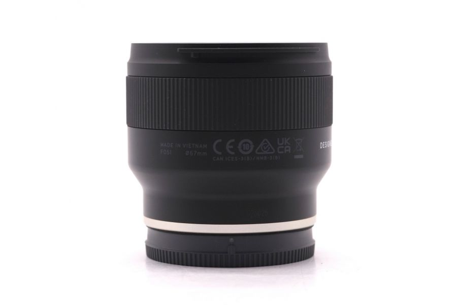 Объектив Tamron 24mm f/2.8 Di III OSD Sony E в упаковке