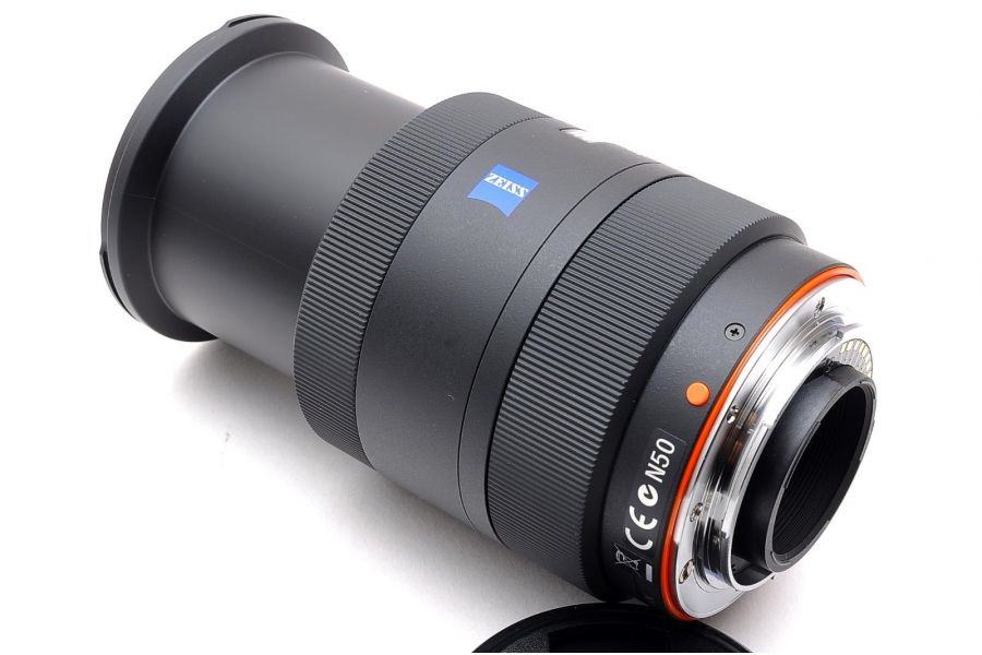 Sony Vario-Sonnar T*16-80mm f/3.5-4.5 ZA DT Carl Zeiss (Japan)