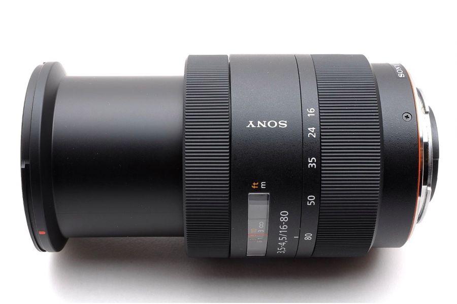 Sony Vario-Sonnar T*16-80mm f/3.5-4.5 ZA DT Carl Zeiss (Japan)